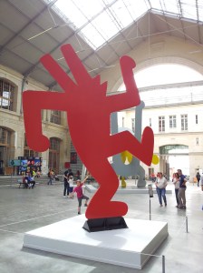 Les sculptures monumentales de Keith Haring avaient toute la place pour s'exprimer l'année dernière au 104